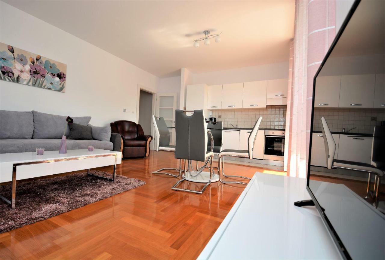 Apartmani Sladana ซาดาร์ ภายนอก รูปภาพ